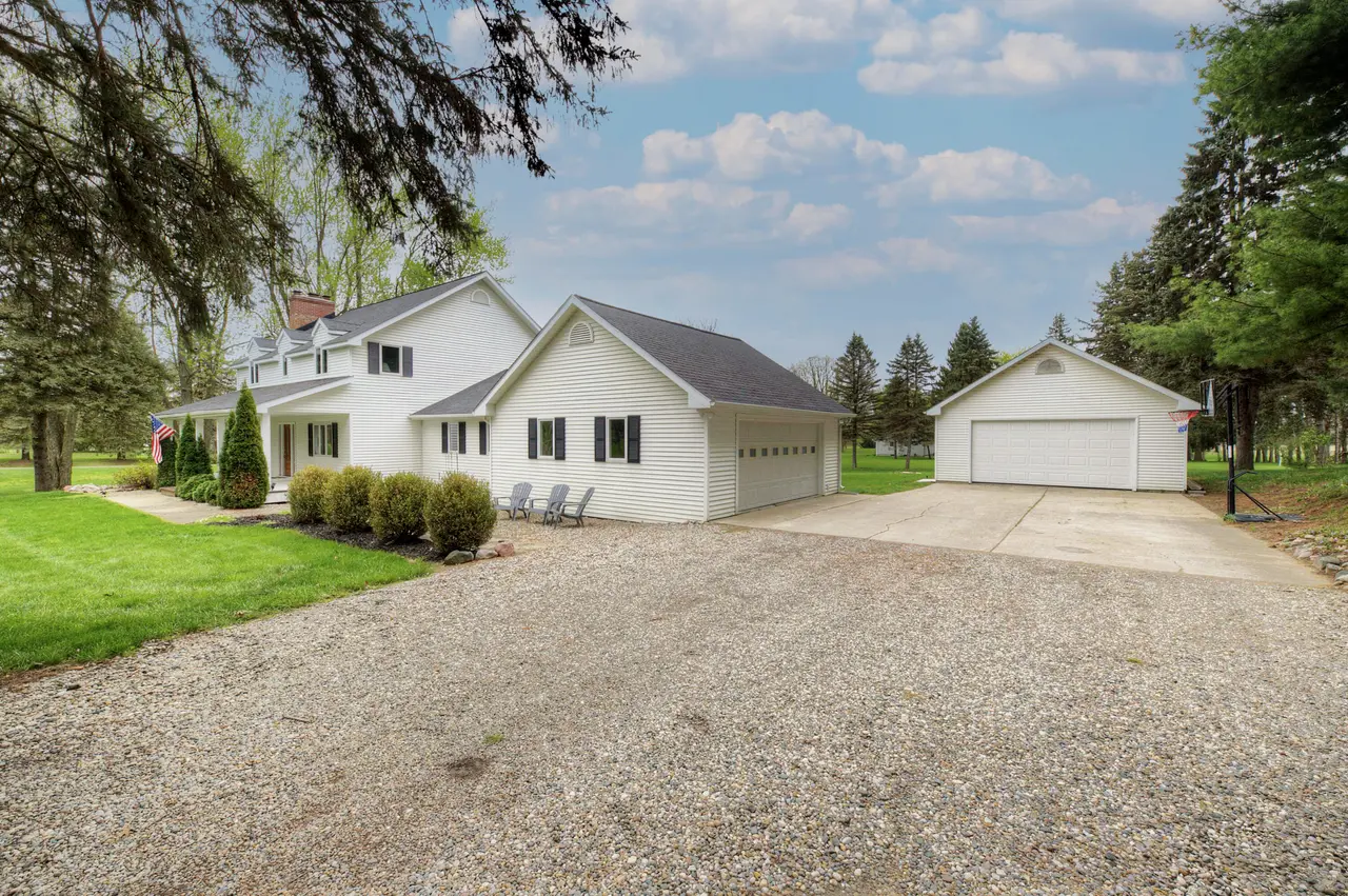 6121 Saline Waterworks Road, Saline, MI 48176