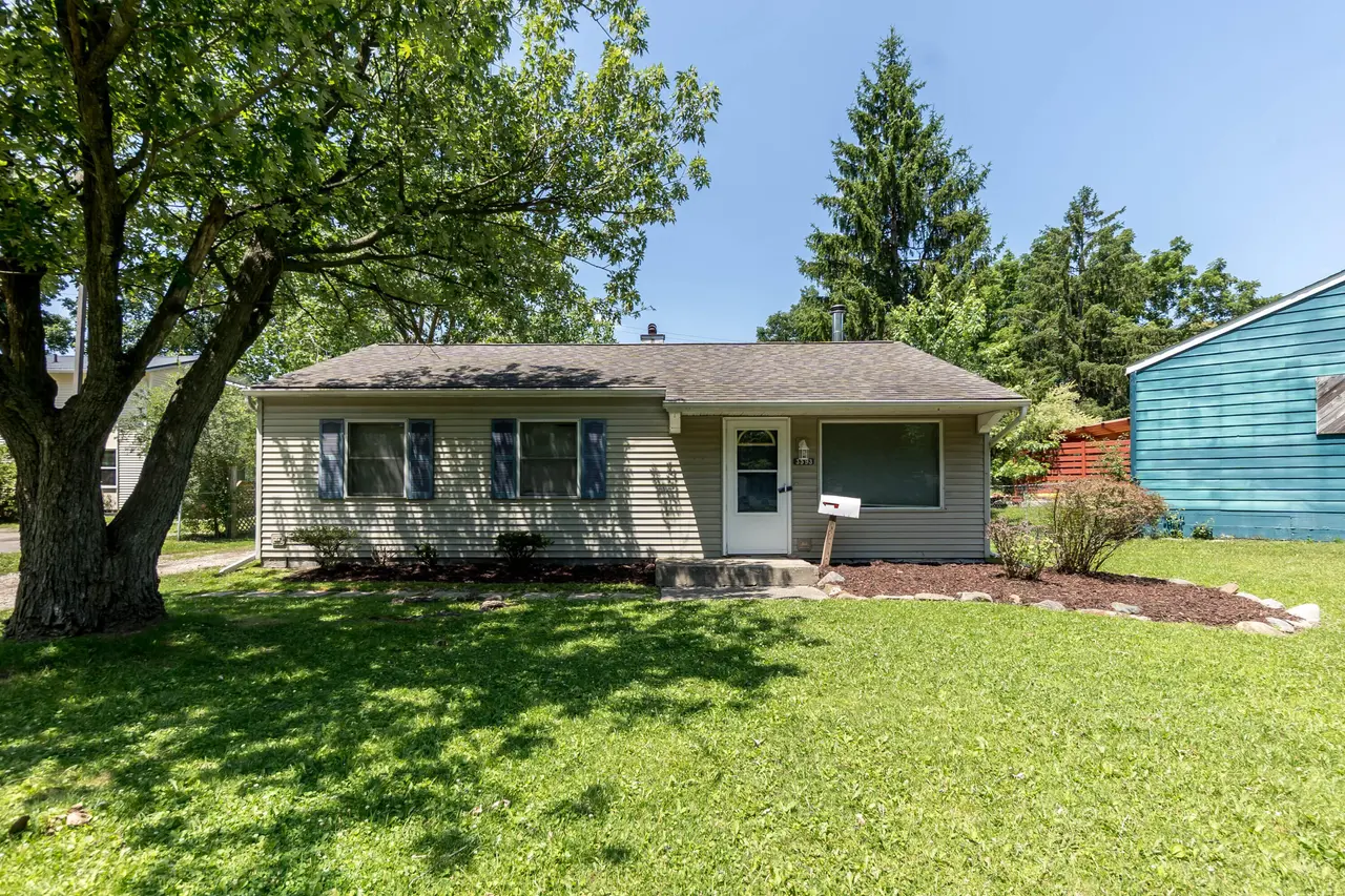 3593 Oakwood Street, Ann Arbor, MI 48104