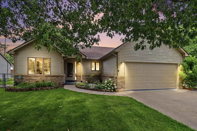9295 Stonehouse Avenue, Livonia, MI 48150