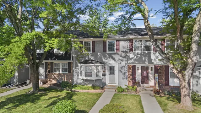 19631 Neptune Court, Northville, MI 48167