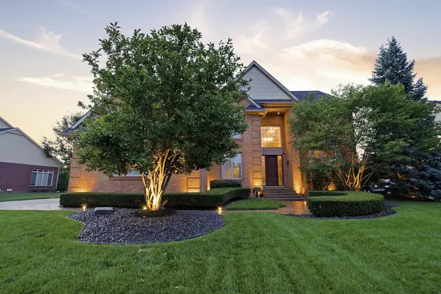 48240 Gladstone Road, Canton, MI 48188