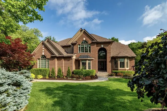 2141 Autumn Hill Drive, Ann Arbor, MI 48103