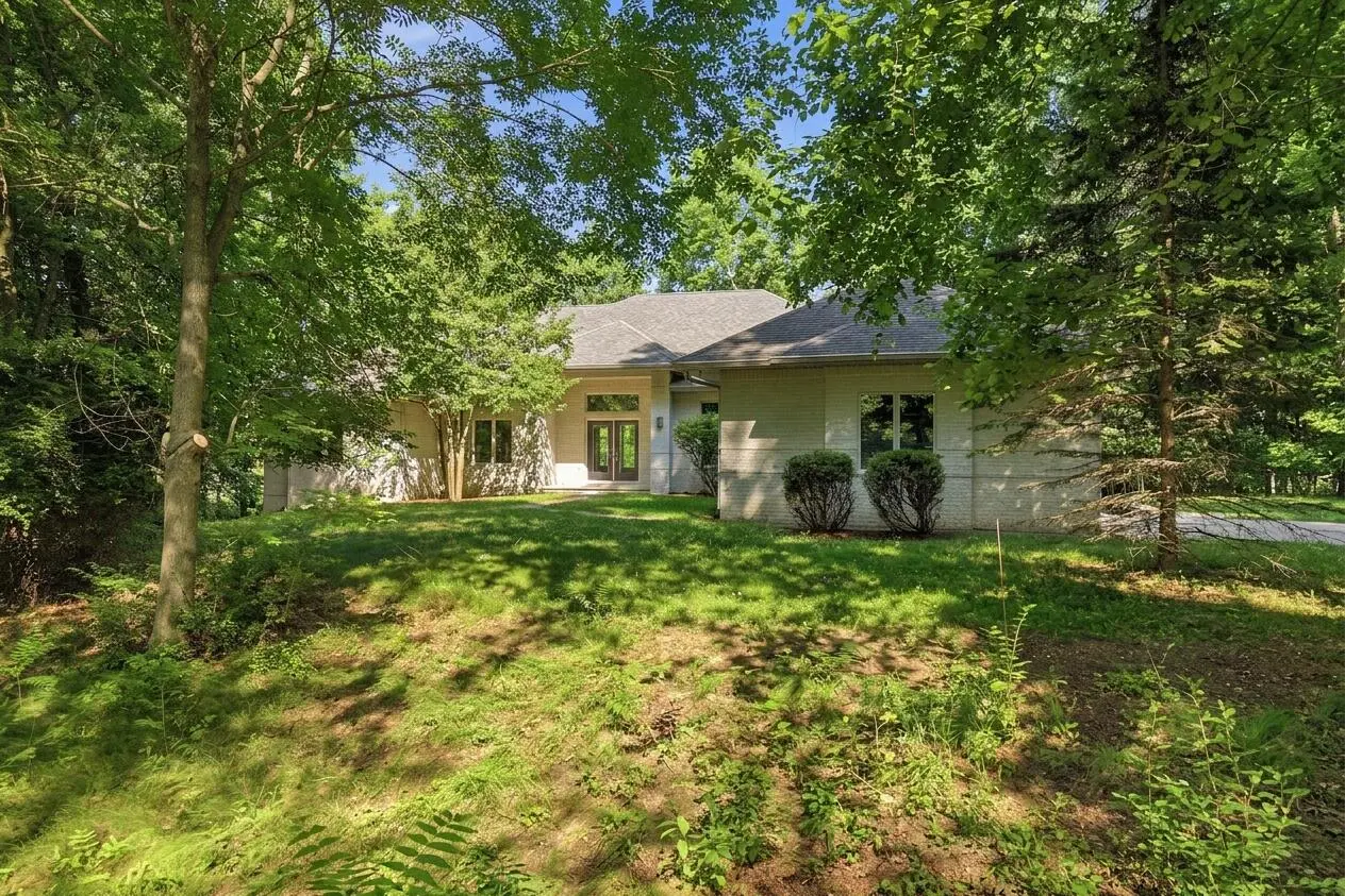 7544 Lake Hollow Court, Dexter, MI 48130
