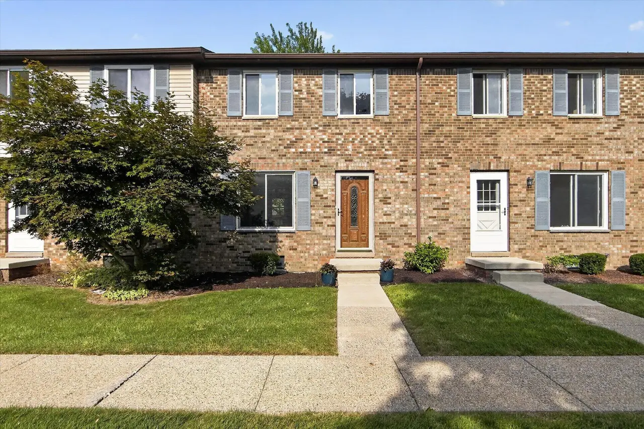 145 Sheffield Drive, Saline, MI 48176