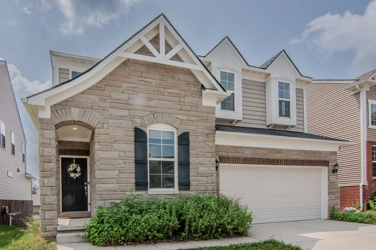 2888 Dillon Drive, Ann Arbor, MI 48105