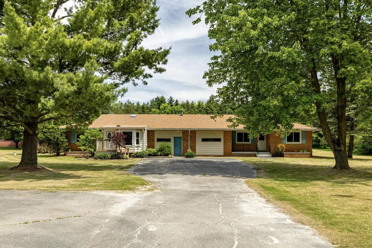 6272 Earhart Road, Ann Arbor, MI 48105