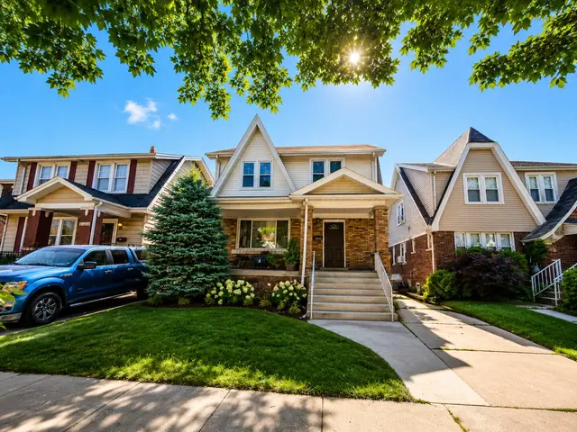 6860 Appoline Street, Dearborn, MI 48126
