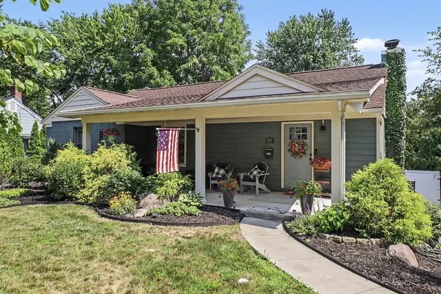 207 W Russell Street, Saline, MI 48176