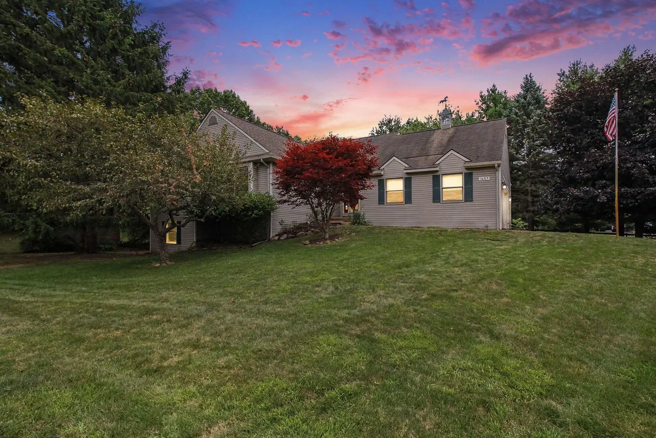 1457 Indian Trail, Milford, MI 48380