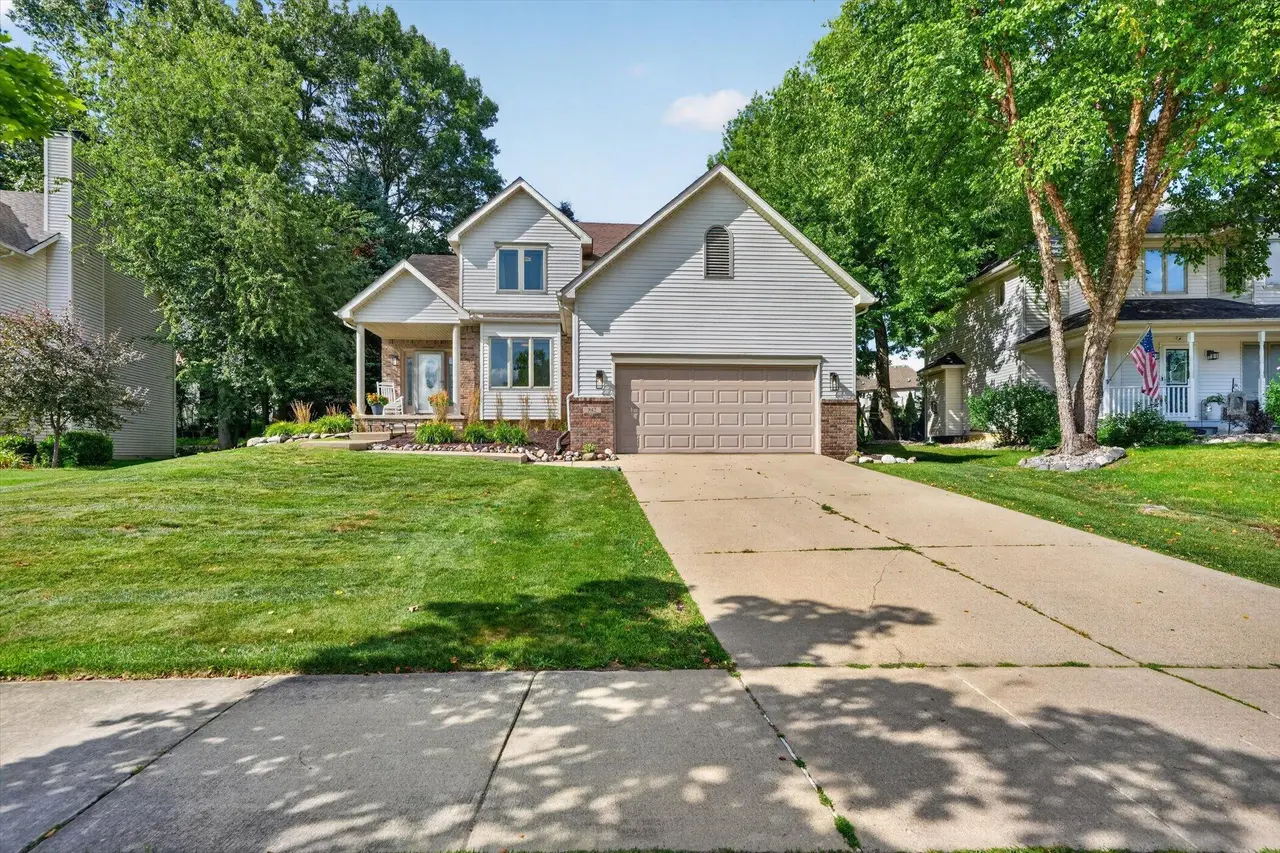842 Northern Ridge Drive, Brighton, MI 48116