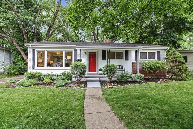 2727 Hampshire Road, Ann Arbor, MI 48104