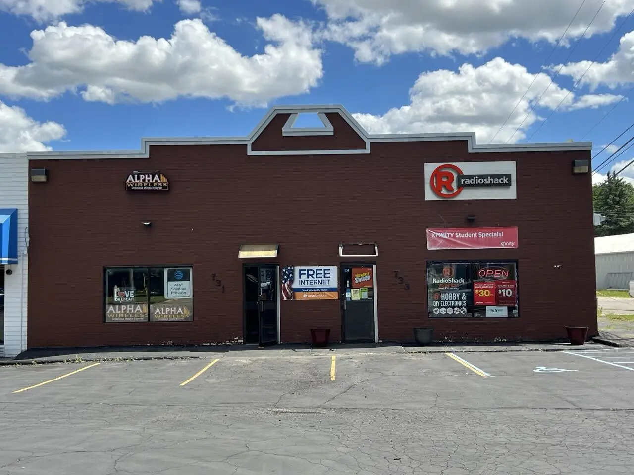 731 & 733 W Michigan Avenue, Saline, MI 48176