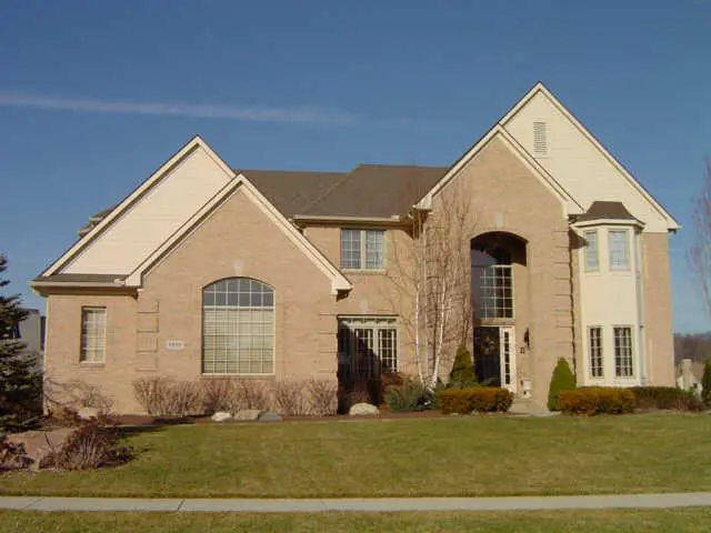 8895 Woodlore South Drive, Plymouth, MI 48170