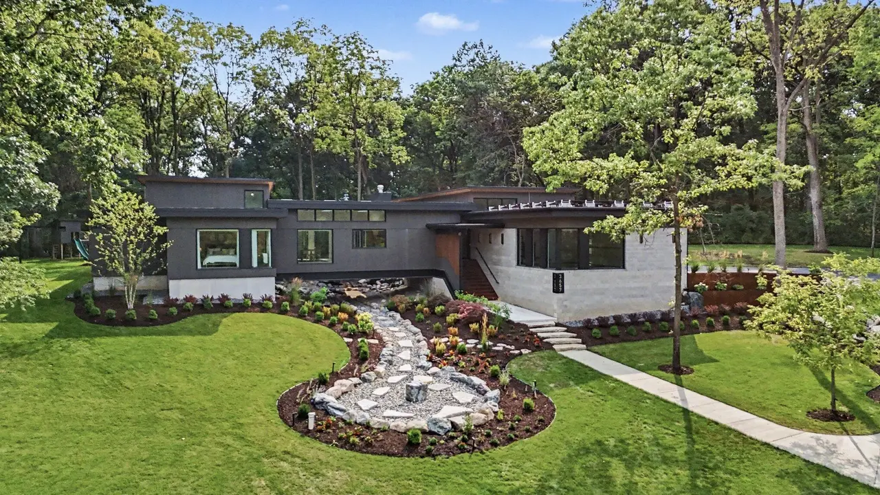 3657 Knoll Creek Court, Ann Arbor, MI 48105