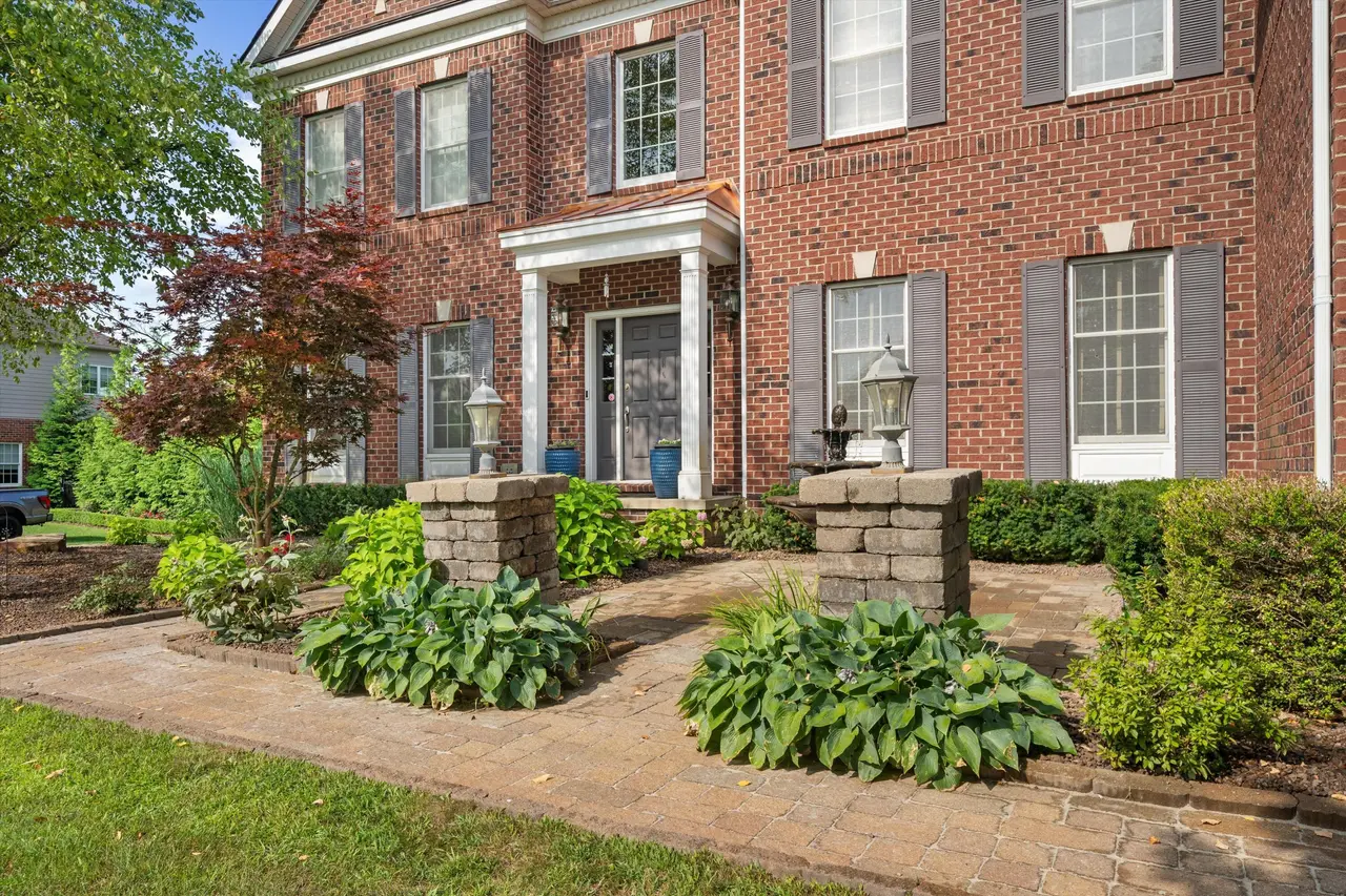 17629 Mystic Valley Court, Northville, MI 48168