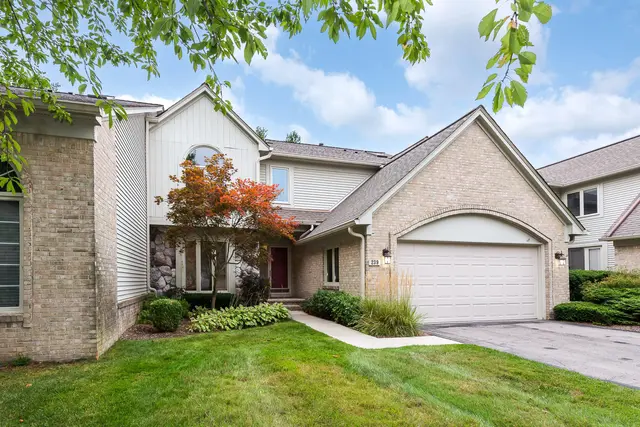 239 St Lawrence Boulevard, Northville, MI 48168