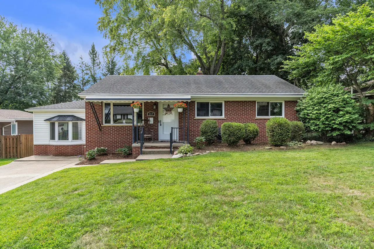 217 W McKay Street, Saline, MI 48176