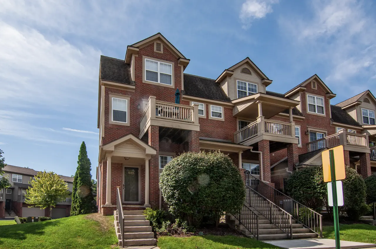 3016 Barclay Way, Ann Arbor, MI 48105