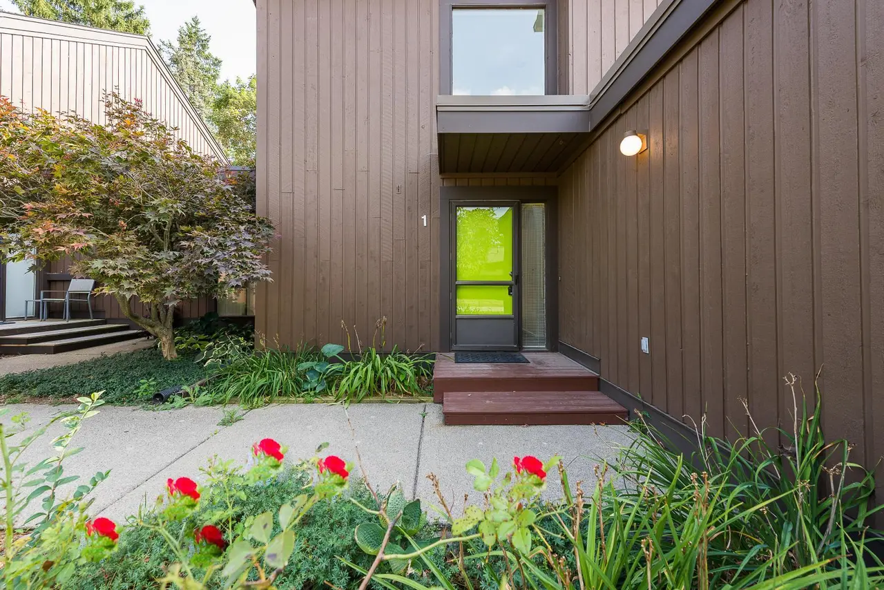 1 Westbury Court, Ann Arbor, MI 48105