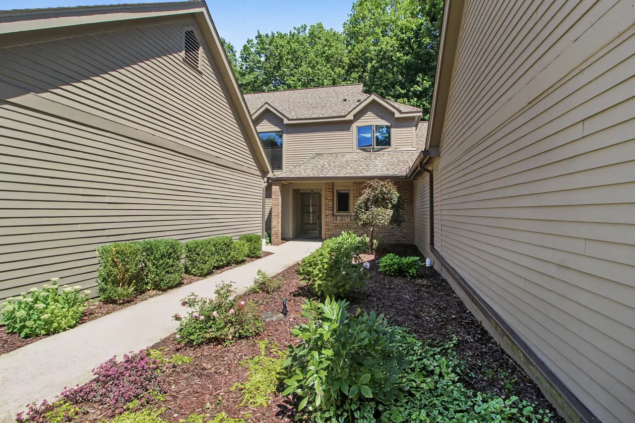 4608 Cottonwood Drive, Ann Arbor, MI 48108