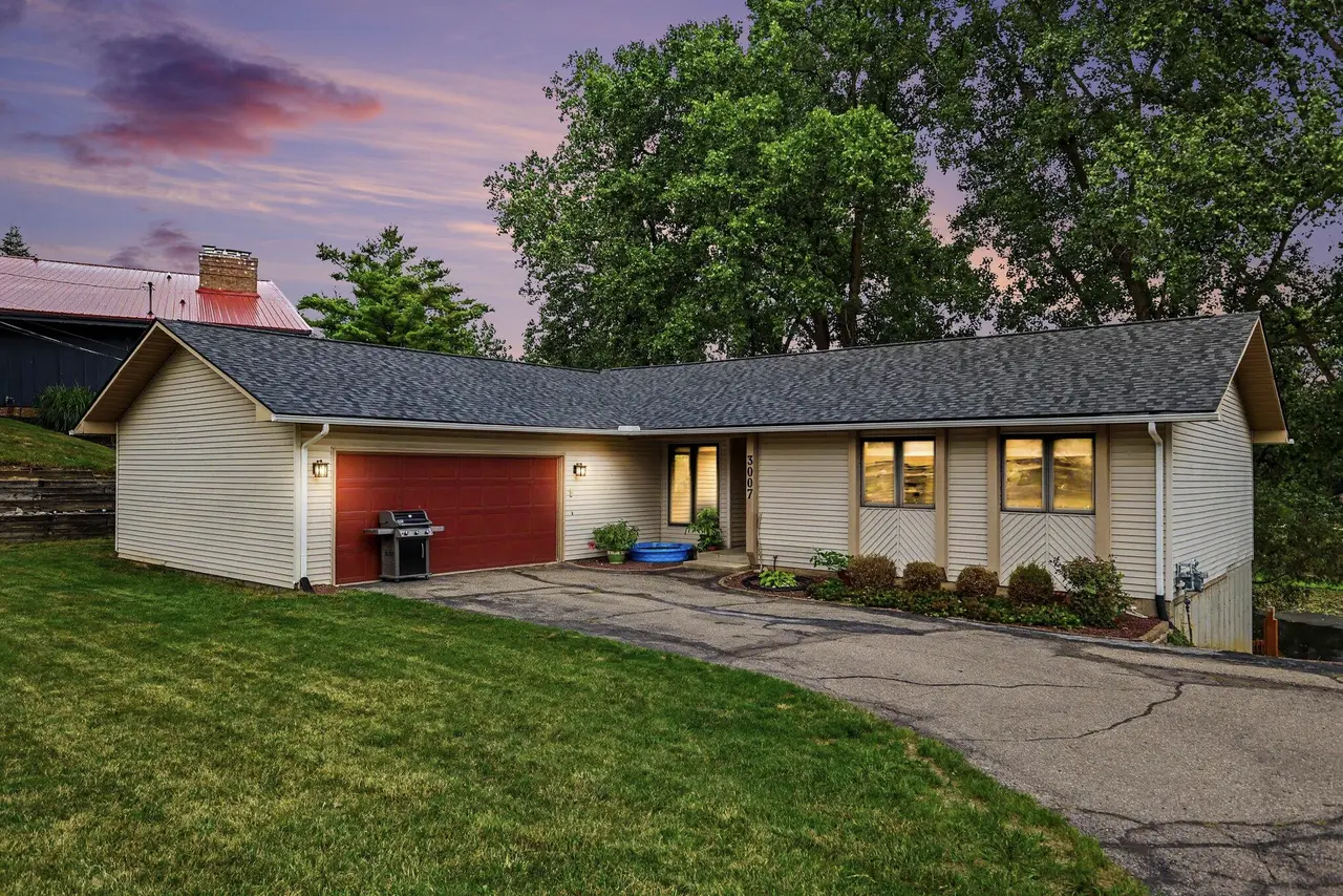 3007 Moraine Drive, Brighton, MI 48114