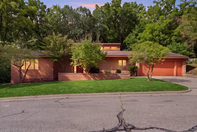 17 Regent Drive, Ann Arbor, MI 48104