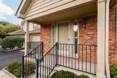 10 Oxford Court, Dearborn, MI 48124 — photo 2