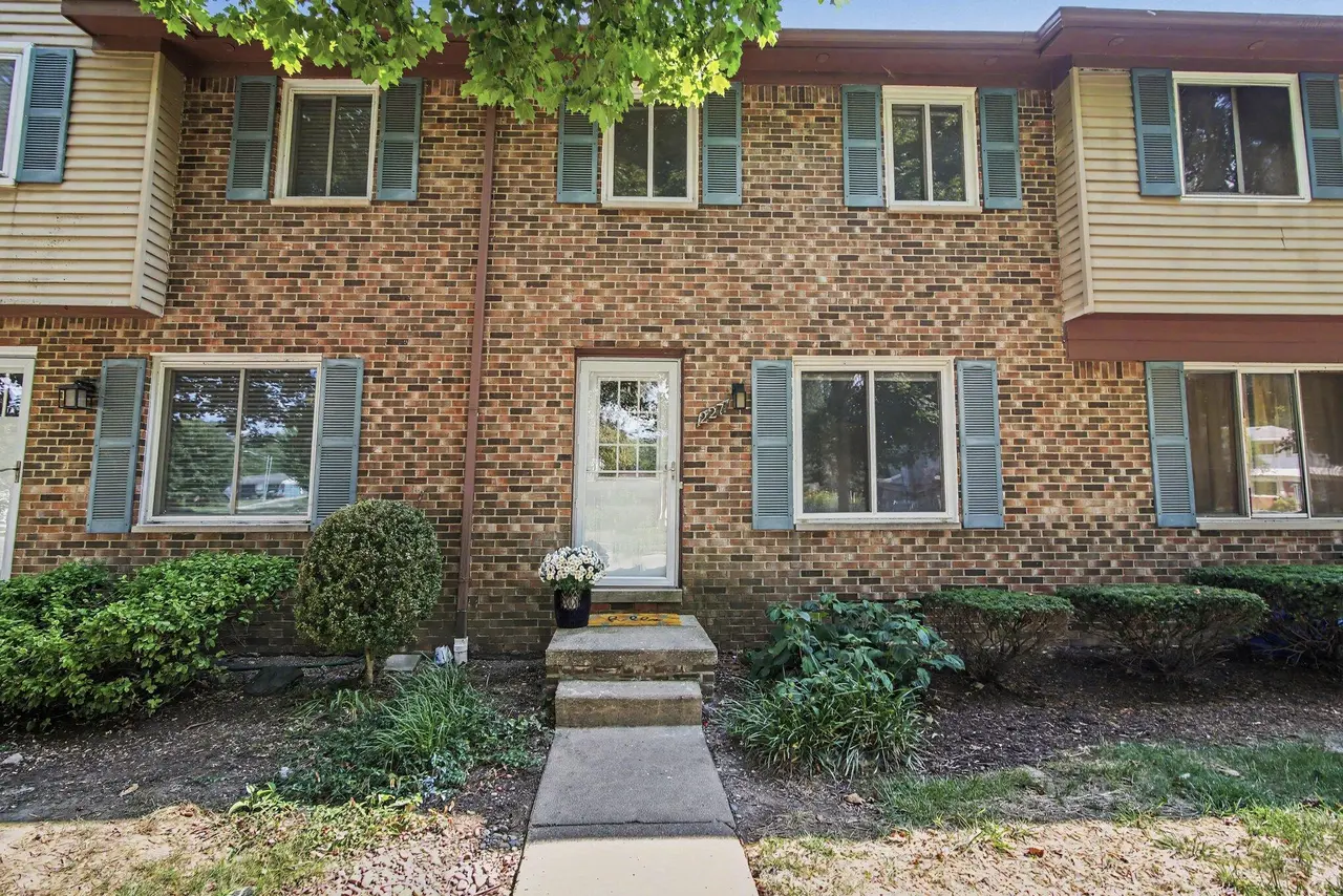 227 Sheffield Drive, Saline, MI 48176
