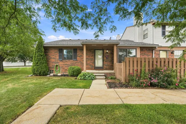2071 Vine Way Drive 82, Canton, MI 48188