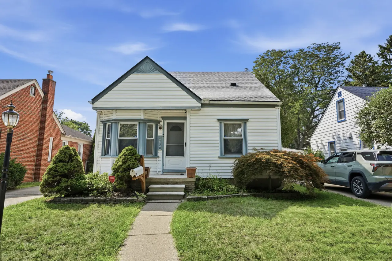 2950 Mckinley Street, Dearborn, MI 48124