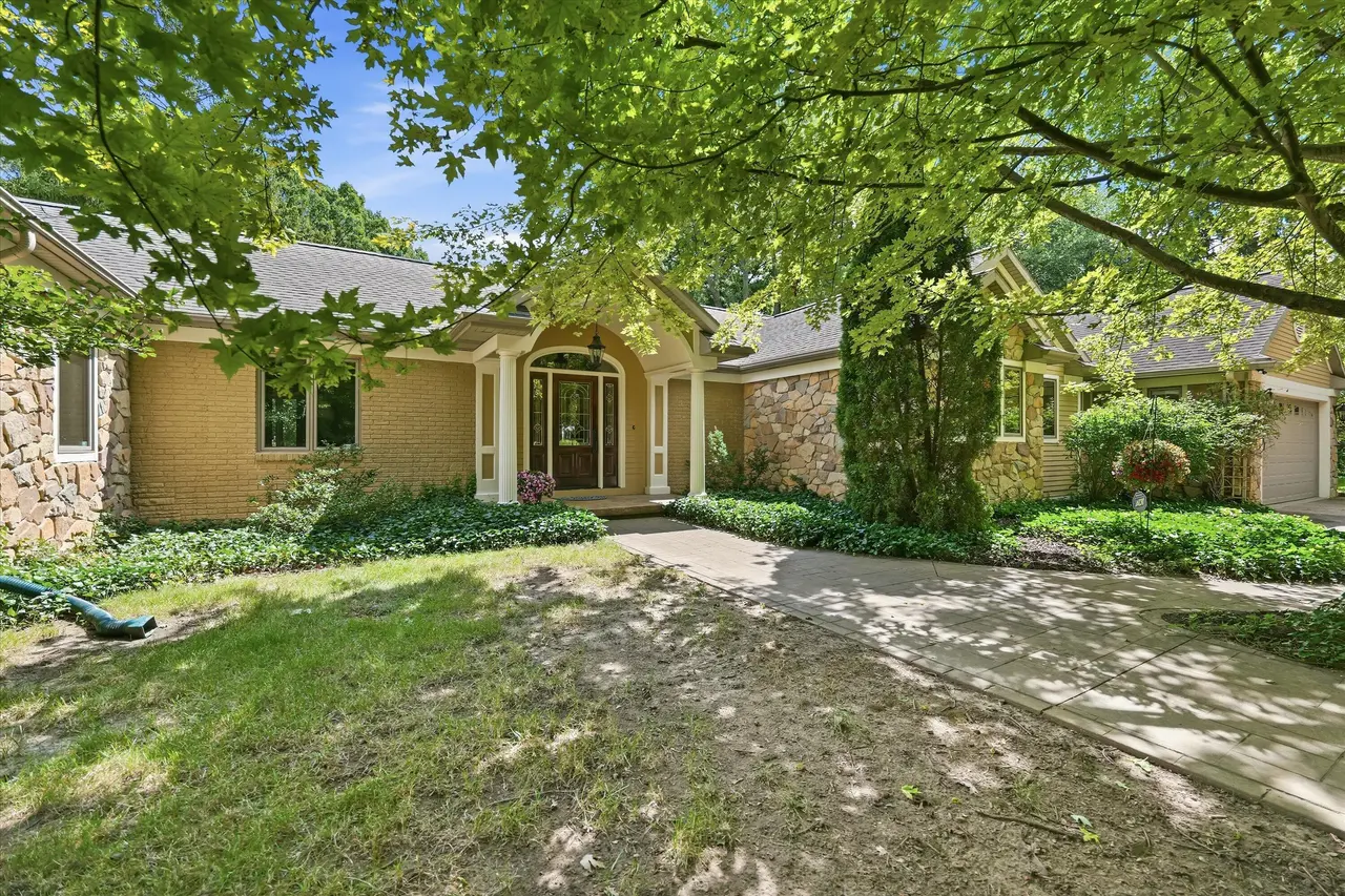 521 Rock Creek Drive, Ann Arbor, MI 48104