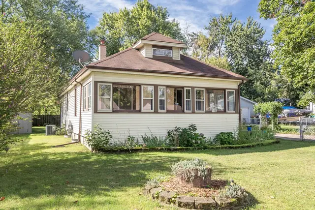 938 Parkwood Avenue, Ypsilanti, MI 48198