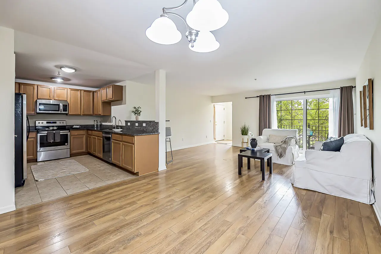 120 W Oakbrook Drive, Ann Arbor, MI 48103