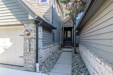 452 Village Oaks Court, Ann Arbor, MI 48103 — photo 2