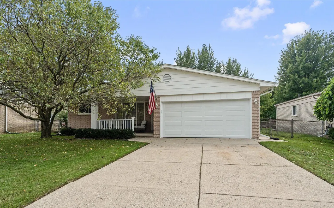 42991 Saxony Road, Canton, MI 48187