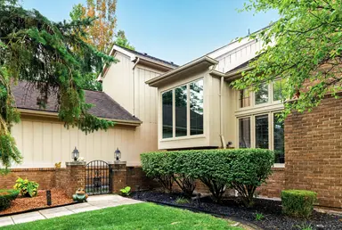 37676 N Laurel Park Drive 70, Livonia, MI 48152 — photo 3