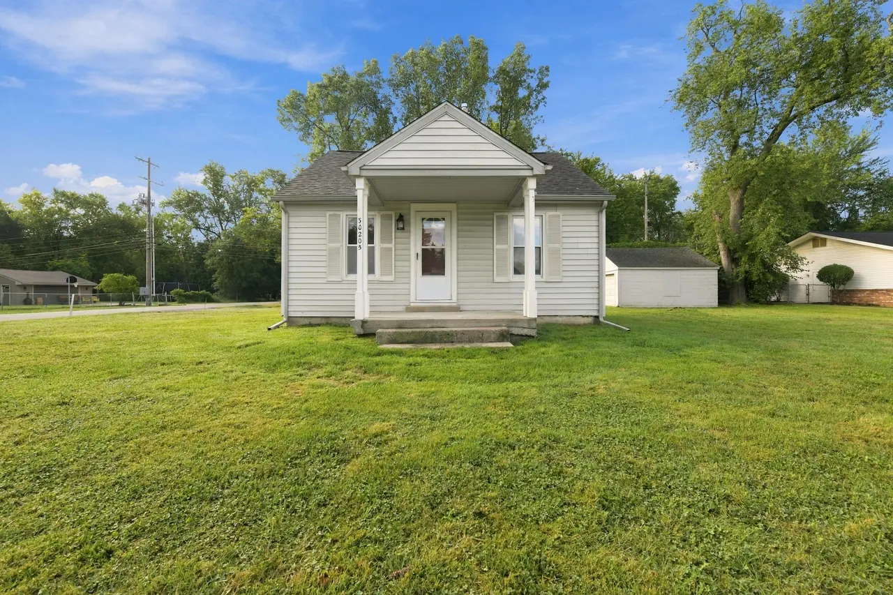 30205 Six Mile Road, Livonia, MI 48152