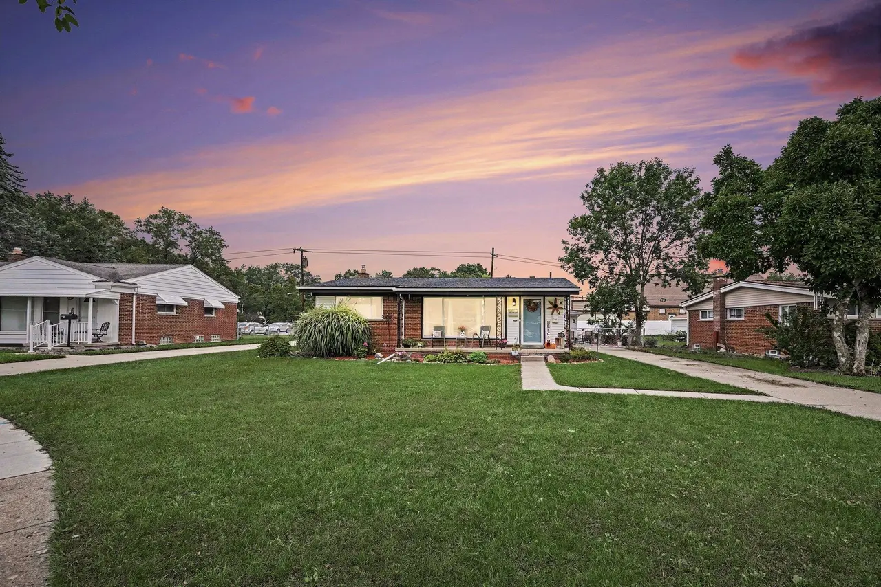 17663 Dolores Street, Livonia, MI 48152