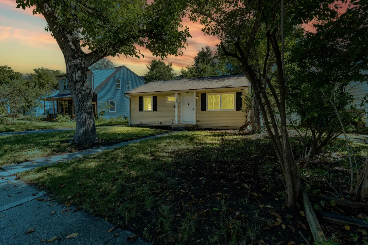 895 Starwick Drive, Ann Arbor, MI 48105