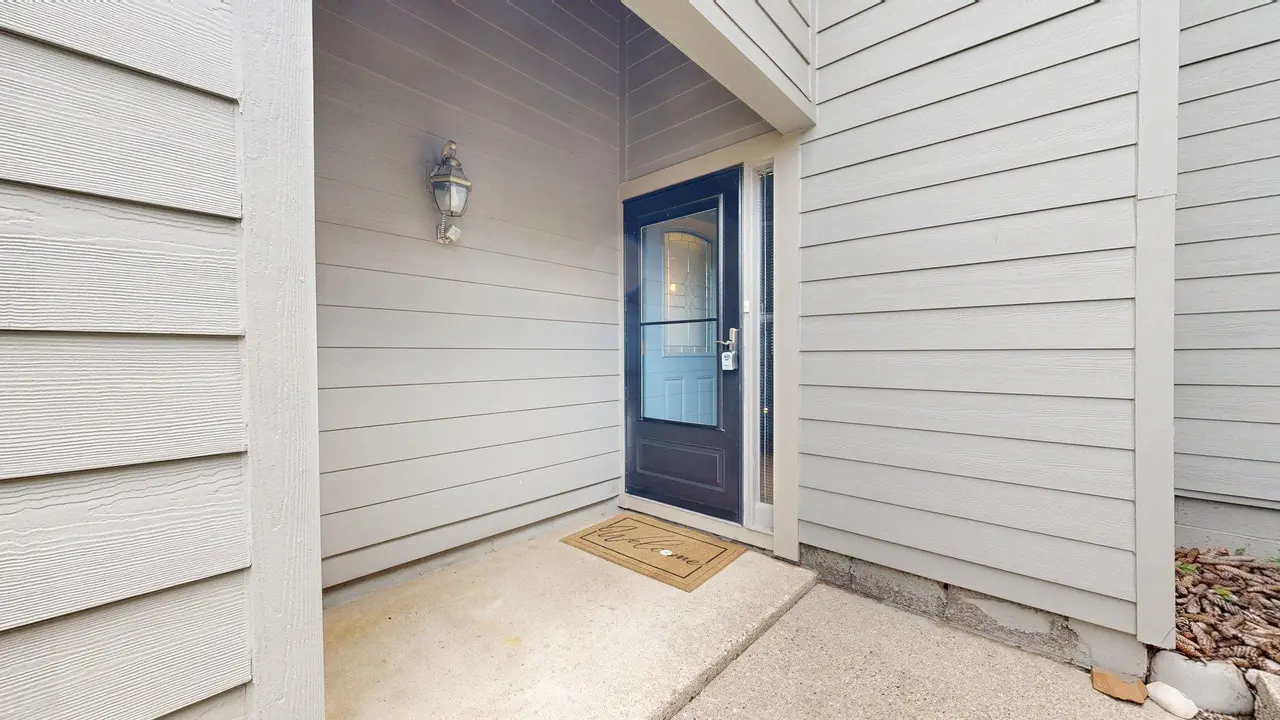 718 Peninsula Court, Ann Arbor, MI 48105