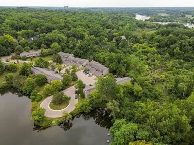 605 Watersedge Drive, Ann Arbor, MI 48105 — photo 2