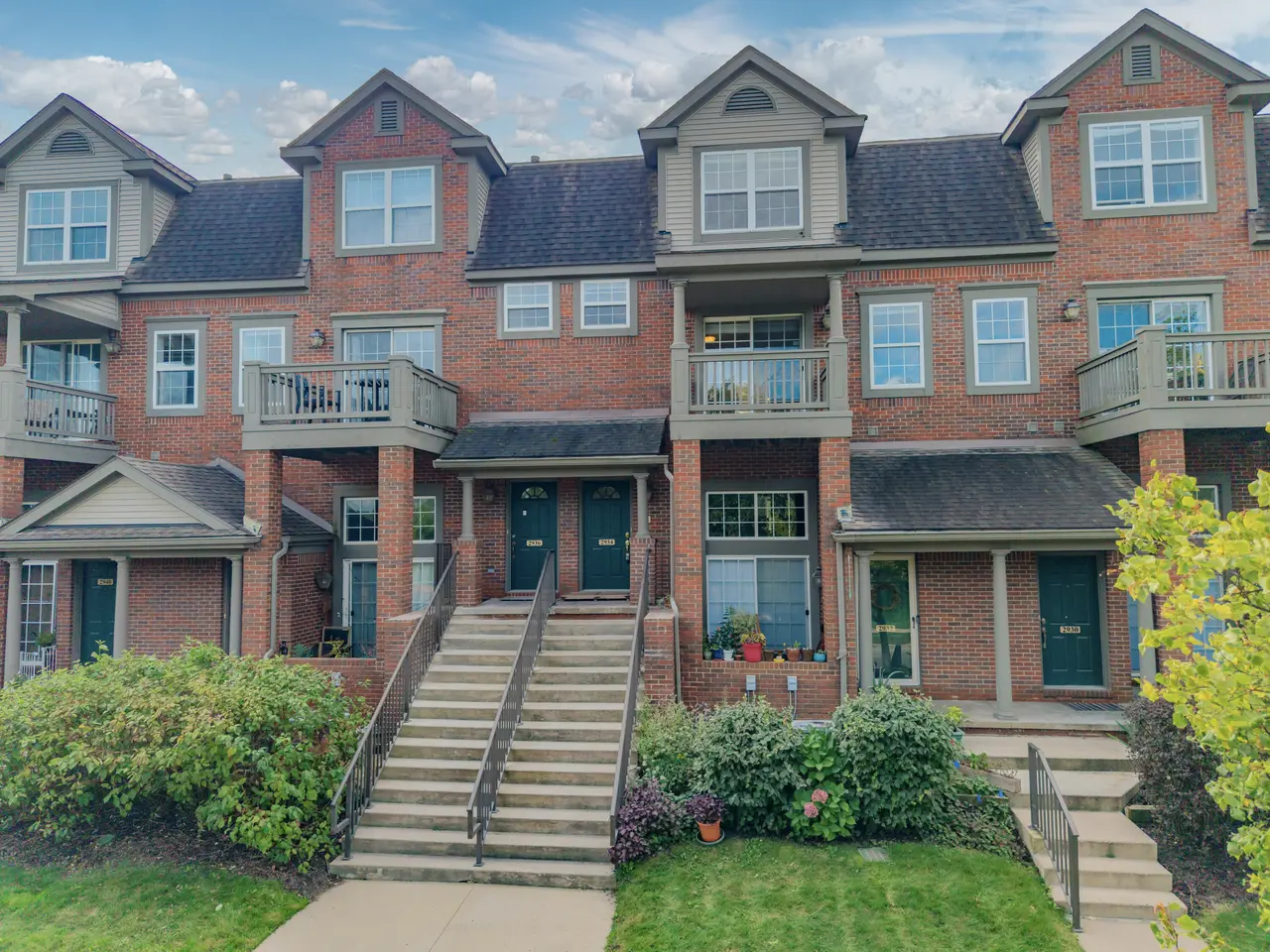2934 Barclay Way, Ann Arbor, MI 48105