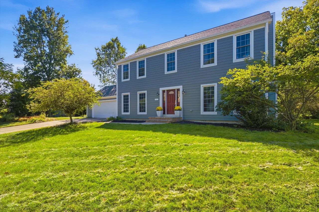 3572 Whispering Oaks Drive, Ann Arbor, MI 48108