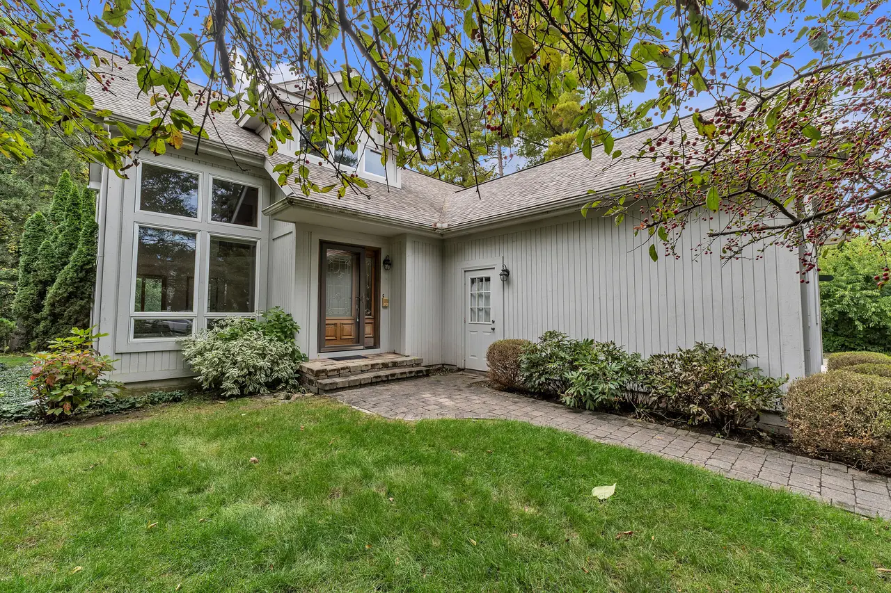 2140 Independence Boulevard, Ann Arbor, MI 48104