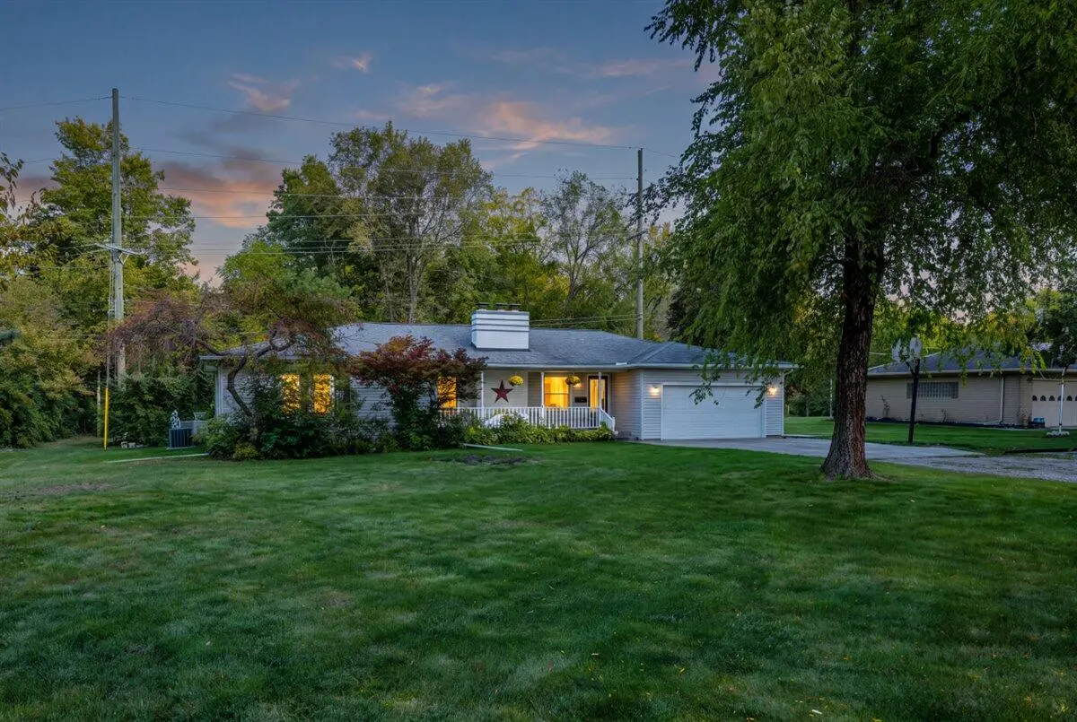 461 E Monroe Street, Dundee, MI 48131