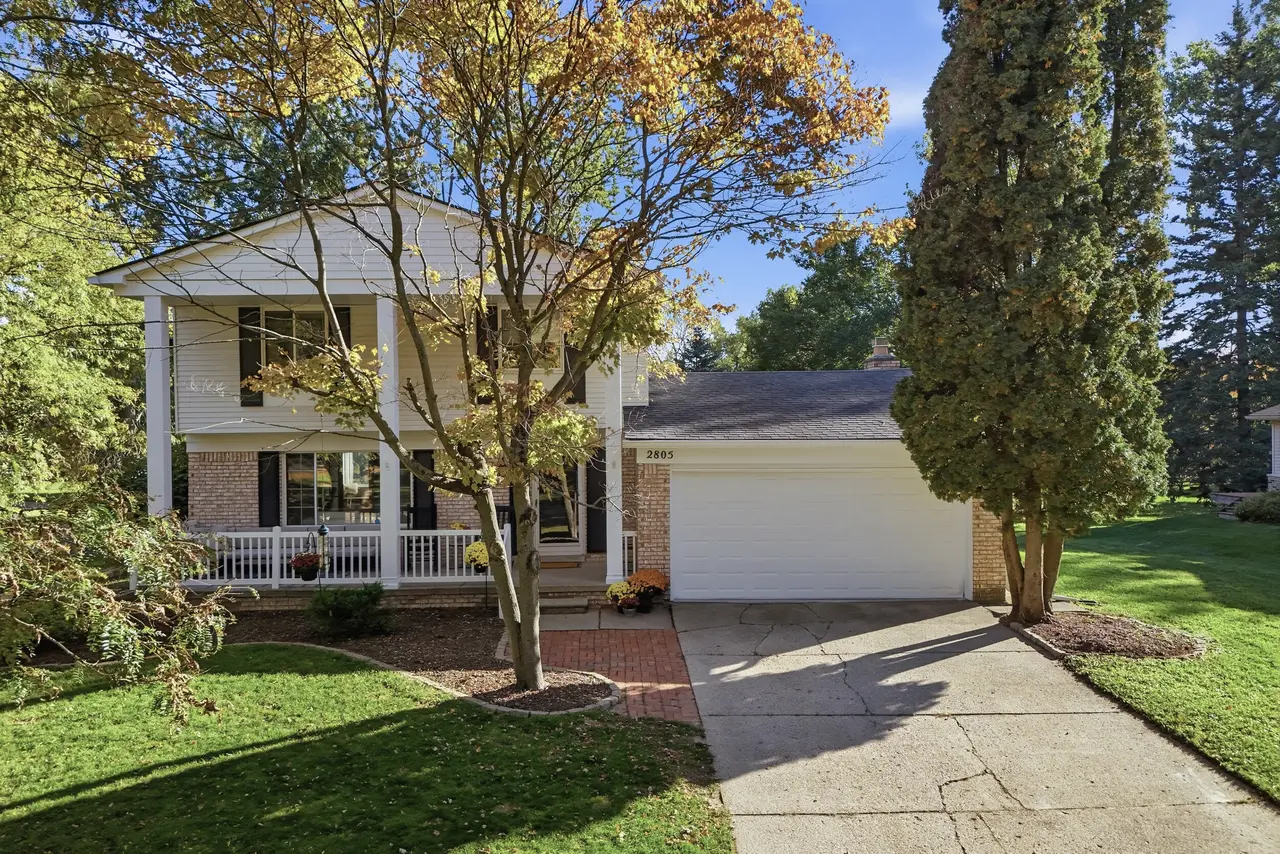 2805 Lakehurst Lane, Ann Arbor, MI 48105