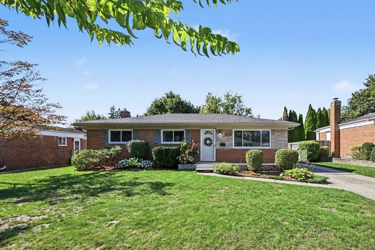 14441 Arden Street, Livonia, MI 48154
