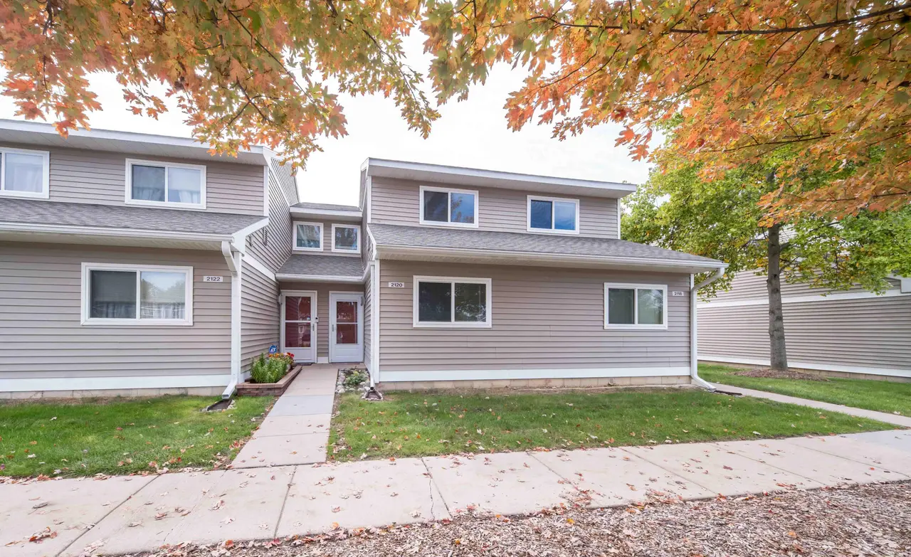 2120 Stone School Circle, Ann Arbor, MI 48108