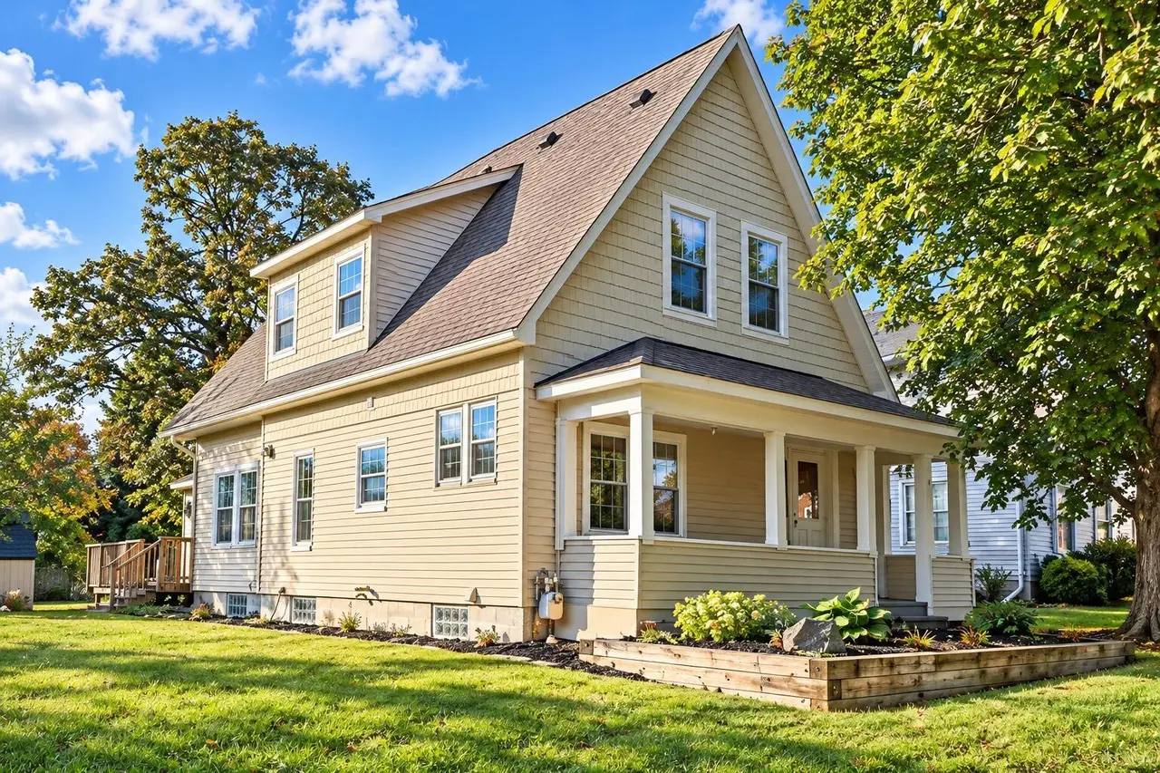106 E McKay Street, Saline, MI 48176