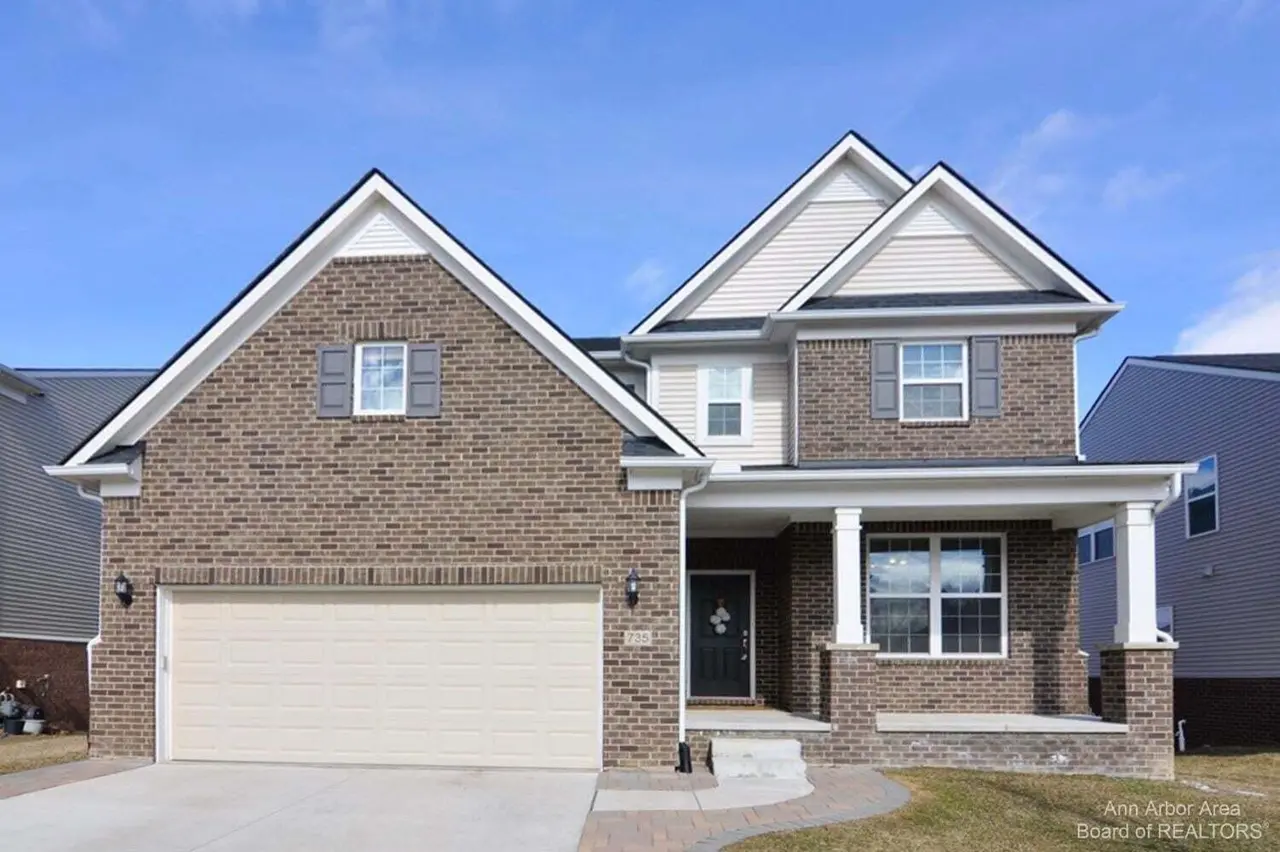 735 Groveland Circle, Ann Arbor, MI 48108